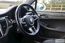 Porsche 3.0T V6 GTS 3.0 5dr SUV Automatic Petrol