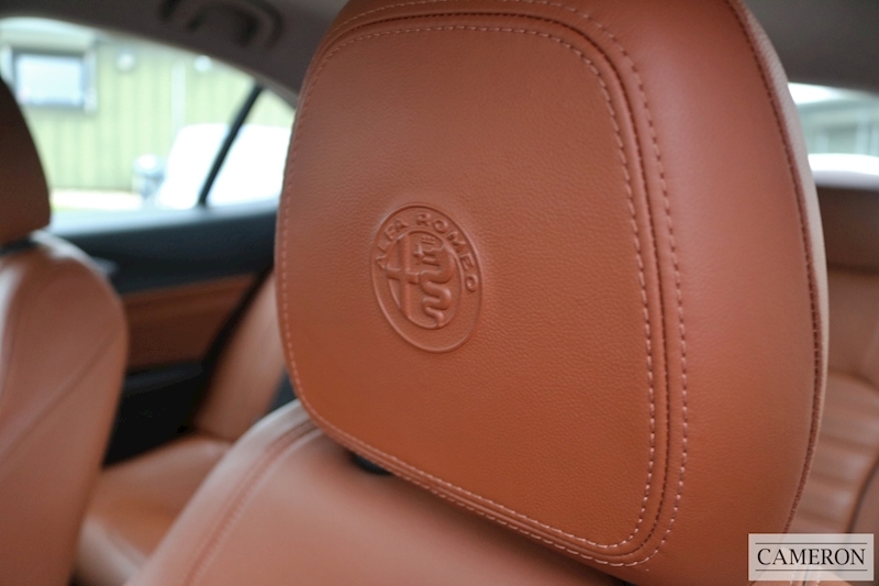 Alfa Romeo 2.2 TD Speciale 2.2 4dr Saloon Automatic Diesel