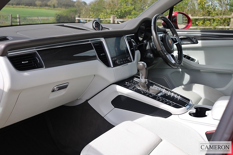 Porsche 3.0T V6 GTS 3.0 5dr SUV Automatic Petrol