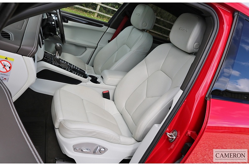 Porsche 3.0T V6 GTS 3.0 5dr SUV Automatic Petrol