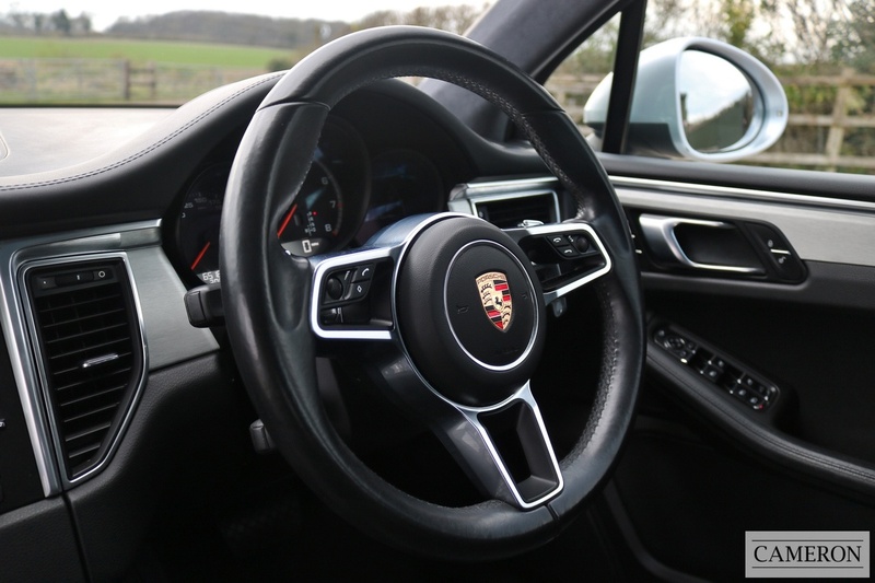 Porsche 3.6T V6 Turbo 3.6 5dr SUV Automatic Petrol