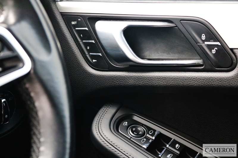 Porsche 3.6T V6 Turbo 3.6 5dr SUV Automatic Petrol