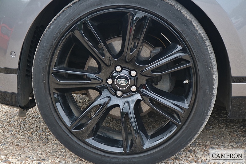 Land Rover 3.0 D300 R-Dynamic HSE SUV 5dr Diesel Auto 4WD Euro 6 (s/s) (300 ps)