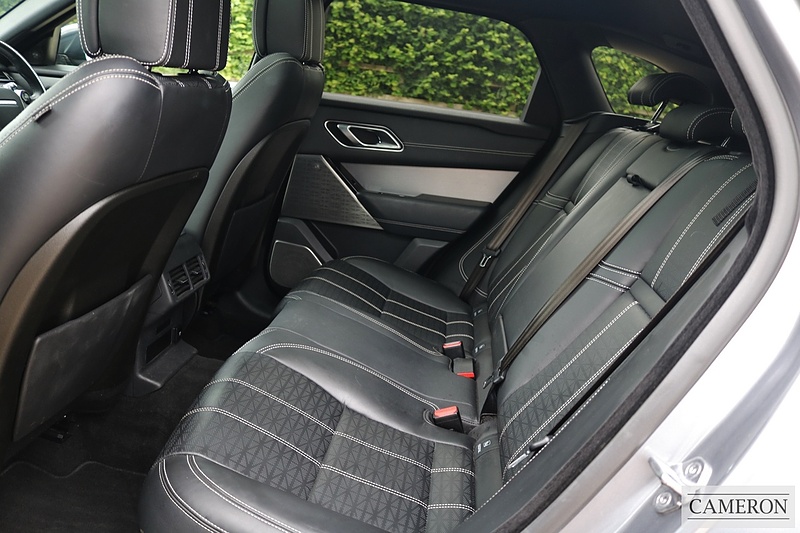 Land Rover 3.0 D300 R-Dynamic HSE SUV 5dr Diesel Auto 4WD Euro 6 (s/s) (300 ps)