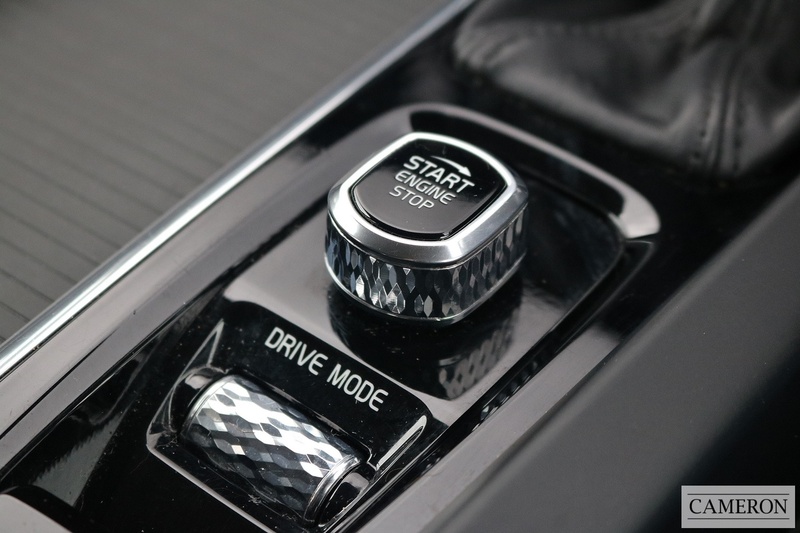 Volvo 2.0 D4 Momentum Pro SUV 5dr Diesel Auto AWD Euro 6 (s/s) (190 ps)