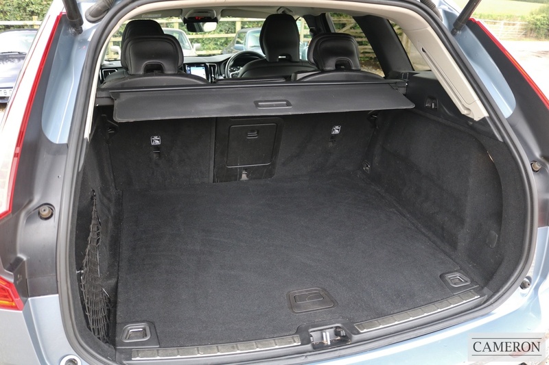 Volvo 2.0 D4 Momentum Pro SUV 5dr Diesel Auto AWD Euro 6 (s/s) (190 ps)