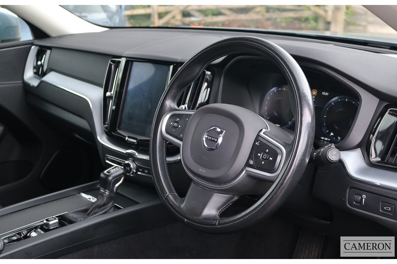 Volvo 2.0 D4 Momentum Pro SUV 5dr Diesel Auto AWD Euro 6 (s/s) (190 ps)