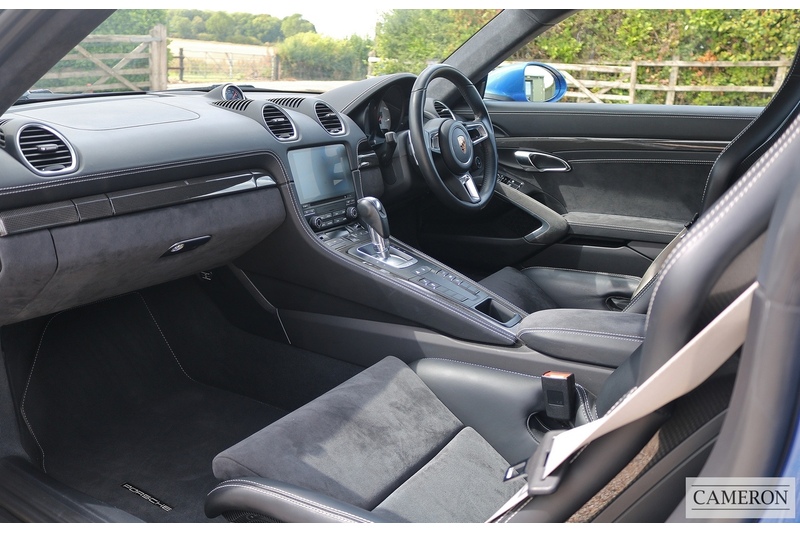 Porsche GTS Coupe 2.5 Automatic Petrol