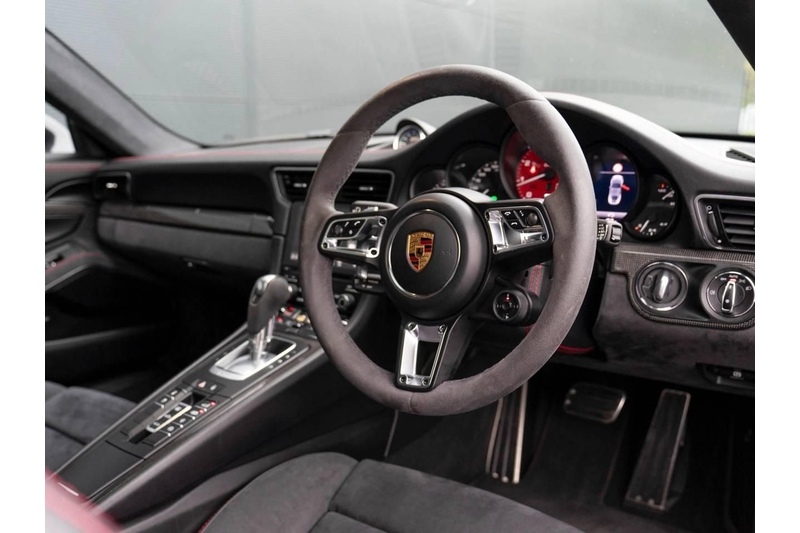 Porsche Porsche 911 991 Carrera 4 GTS PDK Coupe Coupe 3.0 Automatic Petrol