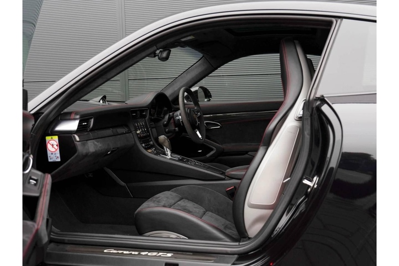 Porsche Porsche 911 991 Carrera 4 GTS PDK Coupe Coupe 3.0 Automatic Petrol