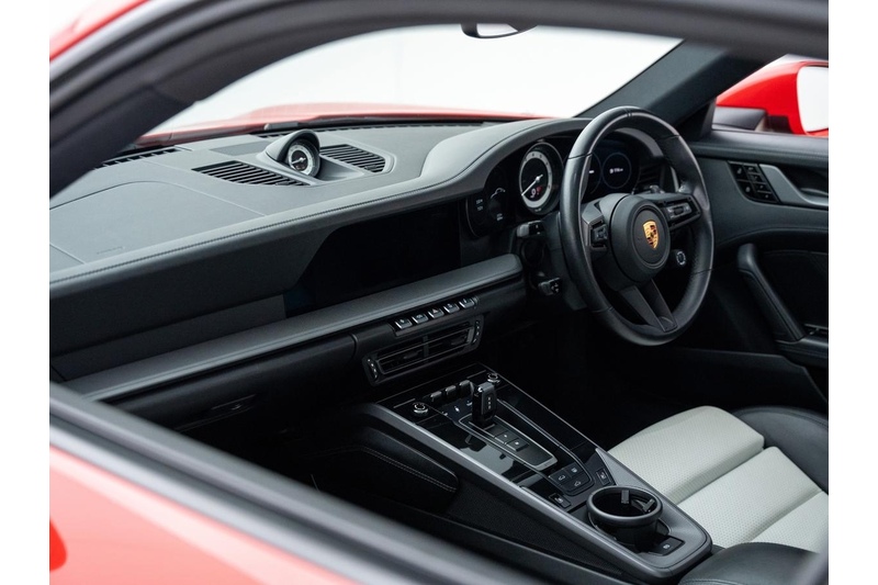 Porsche 992 Carrera PDK Coupe Coupe 3.0 Automatic Petrol