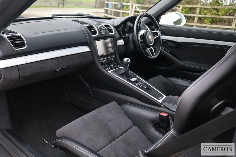 Porsche 981 Spyder 3.8 Manual Convertible Petrol