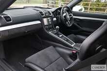 Porsche 981 Spyder 3.8 Manual Convertible Petrol