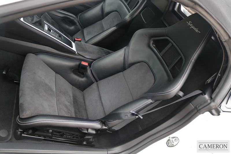 Porsche 981 Spyder 3.8 Manual Convertible Petrol