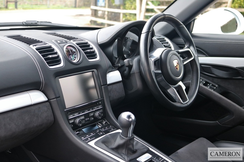 Porsche 981 Spyder 3.8 Manual Convertible Petrol