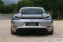 Porsche GT4 4.0 Manual Coupe
