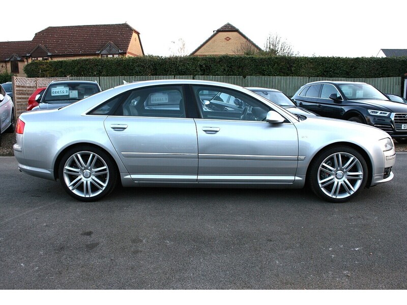 Audi 5.2 Fsi Quattro V10 auto 5.2 4dr Saloon Automatic Petrol