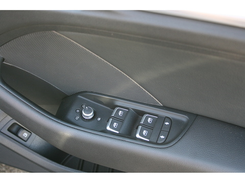 1.4 TFSIe 40 e-tron Sportback 5dr Petrol Plug-in Hybrid S Tronic Euro 6 (s/s) 8.8kWh (204 ps)