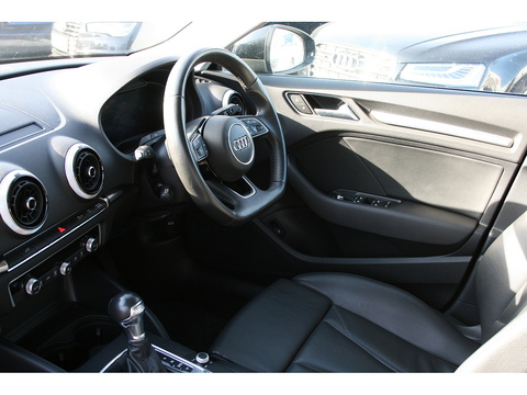 1.4 TFSIe 40 e-tron Sportback 5dr Petrol Plug-in Hybrid S Tronic Euro 6 (s/s) 8.8kWh (204 ps)