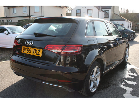 1.4 TFSIe 40 e-tron Sportback 5dr Petrol Plug-in Hybrid S Tronic Euro 6 (s/s) 8.8kWh (204 ps)