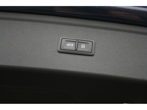 2.0 TFSIe 55 S line Competition SUV 5dr Petrol Plug-in Hybrid S Tronic quattro Euro 6 (s/s) 14.1kWh (367 ps)