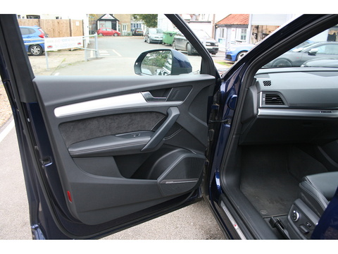 2.0 TFSIe 55 S line Competition SUV 5dr Petrol Plug-in Hybrid S Tronic quattro Euro 6 (s/s) 14.1kWh (367 ps)