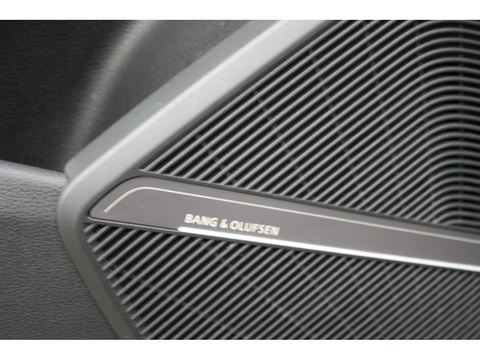 2.0 TFSIe 55 S line Competition SUV 5dr Petrol Plug-in Hybrid S Tronic quattro Euro 6 (s/s) 14.1kWh (367 ps)