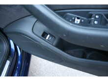 Audi A4 Avant 2.0 TDI S line Estate auto