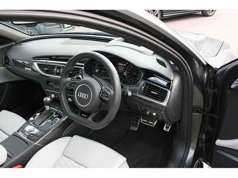 4.0 TFSI V8 Estate 5dr Petrol Tiptronic quattro Euro 6 (s/s) (560 ps)