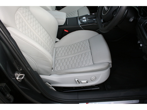 4.0 TFSI V8 Estate 5dr Petrol Tiptronic quattro Euro 6 (s/s) (560 ps)