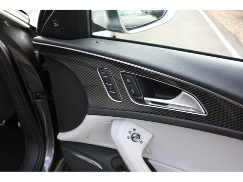 4.0 TFSI V8 Estate 5dr Petrol Tiptronic quattro Euro 6 (s/s) (560 ps)