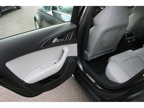 4.0 TFSI V8 Estate 5dr Petrol Tiptronic quattro Euro 6 (s/s) (560 ps)