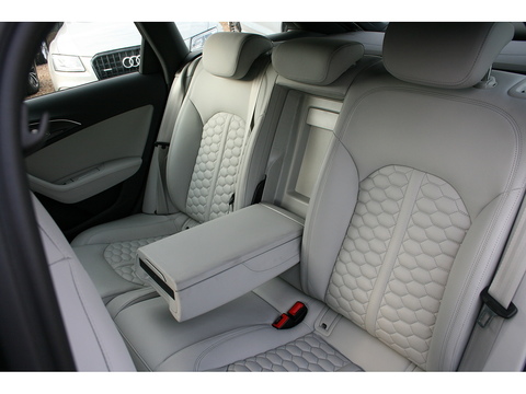 4.0 TFSI V8 Estate 5dr Petrol Tiptronic quattro Euro 6 (s/s) (560 ps)