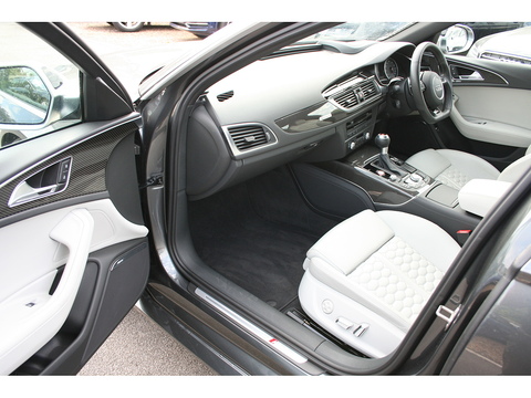 4.0 TFSI V8 Estate 5dr Petrol Tiptronic quattro Euro 6 (s/s) (560 ps)