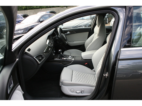 4.0 TFSI V8 Estate 5dr Petrol Tiptronic quattro Euro 6 (s/s) (560 ps)