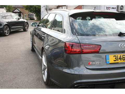 4.0 TFSI V8 Estate 5dr Petrol Tiptronic quattro Euro 6 (s/s) (560 ps)