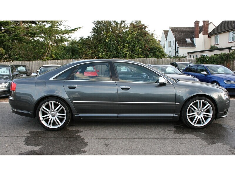Audi 5.2 Fsi Quattro V10 auto 5.2 4dr Saloon Automatic Petrol