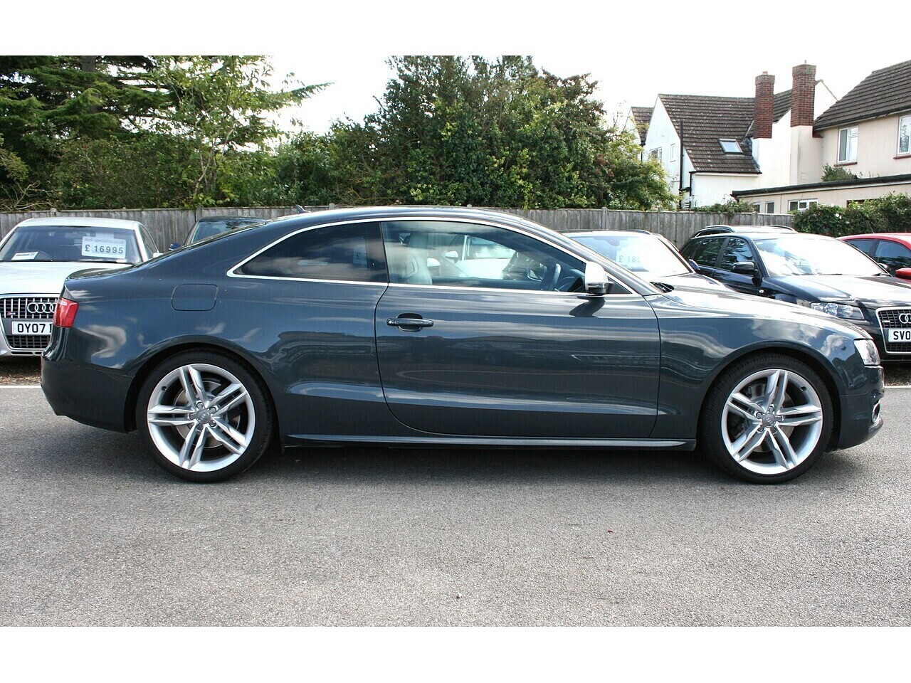 Audi 4.2 V8 Quattro 4.2 2dr Coupe Automatic Petrol