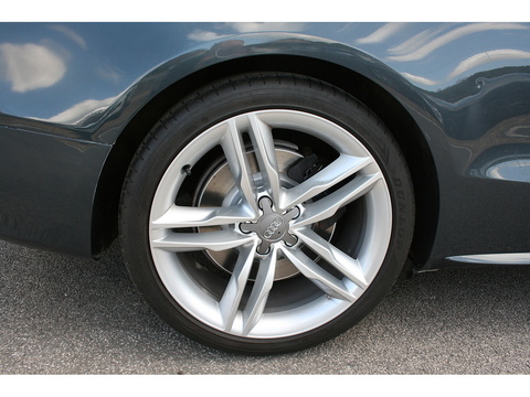 4.2 V8 Quattro 4.2 2dr Coupe Automatic Petrol