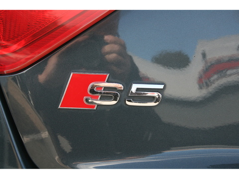 4.2 V8 Quattro 4.2 2dr Coupe Automatic Petrol