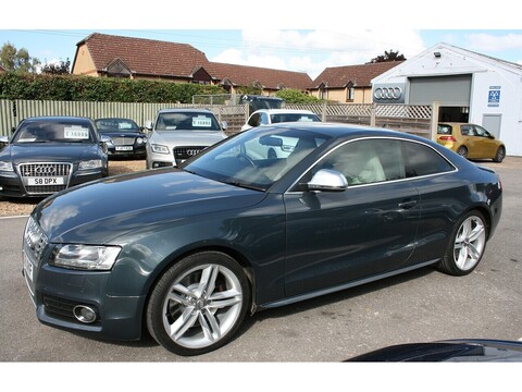 4.2 V8 Quattro 4.2 2dr Coupe Automatic Petrol