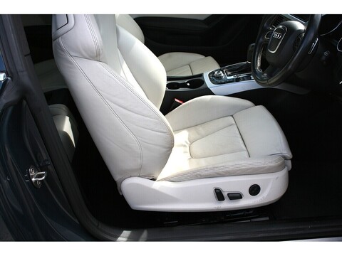 4.2 V8 Quattro 4.2 2dr Coupe Automatic Petrol