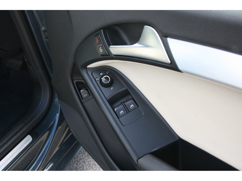 4.2 V8 Quattro 4.2 2dr Coupe Automatic Petrol