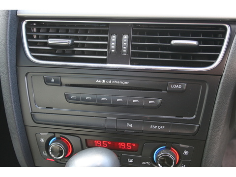 4.2 V8 Quattro 4.2 2dr Coupe Automatic Petrol