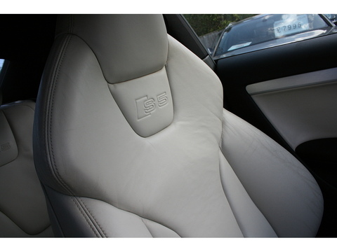 4.2 V8 Quattro 4.2 2dr Coupe Automatic Petrol