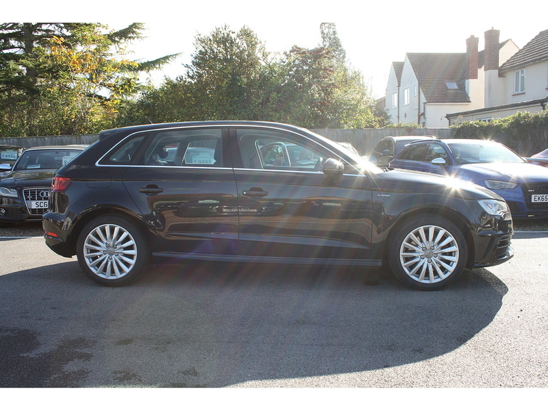Audi 1.4 TFSI e-tron Sportback 5dr Petrol Plug-in Hybrid e-S Tronic Euro 6 8.8kWh (204 ps)