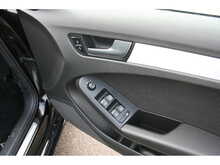 Audi A4 Avant 2.0 TFSI S line