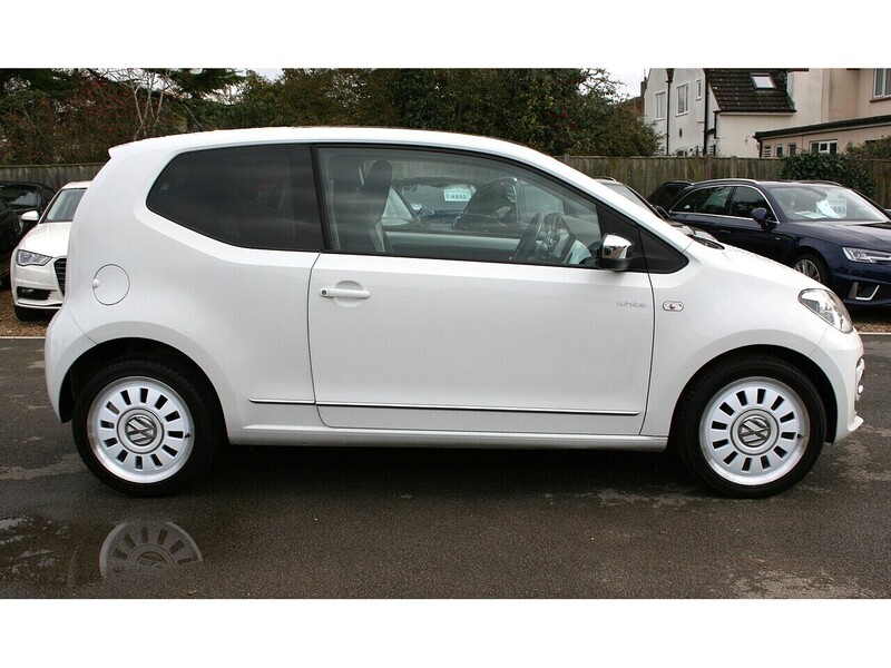Volkswagen 1.0 up! White Hatchback 3dr Petrol Manual Euro 5 (75 ps)