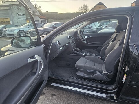 1.8 TFSI Sport Hatchback 3dr Petrol S Tronic Euro 5 (160 ps)
