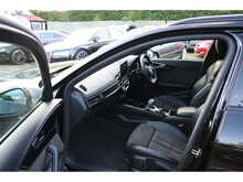 Audi A4 2.0 TFSI Avant 40 Black Edition